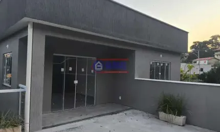 Casa com 3 quartos à venda na rua dos tangarás, flamengo, maricá, 95 m2 por r$ 499.000