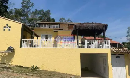 Casa com 4 quartos à venda na Rua Dilson Antônio Legentil, Flamengo, Maricá, 300 m2 por R$ 840.000