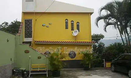 Casa com 5 quartos à venda na rua glauber rocha, itapeba, maricá, 168 m2 por r$ 450.000
