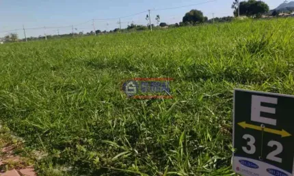 Terreno em condomínio fechado à venda na Rodovia Ernani do Amaral Peixoto, Flamengo, Maricá, 380 m2 por R$ 220.000