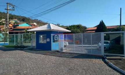 Terreno em condomínio fechado à venda na Avenida Roberto da Silveira, Flamengo, Maricá, 360 m2 por R$ 90.000