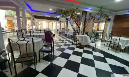Prédio Comercial no Balneário São Francisco (Pedreira)