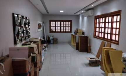 Campo Grande Belíssimo sobrado ISOLADO excelente localização