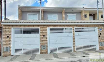 Sobrado de fino acabamento de 3 dormitórios 2 vagas