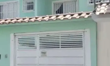 Jardim Pedreira belíssimo sobrado excelente localização. Aceita financiamento