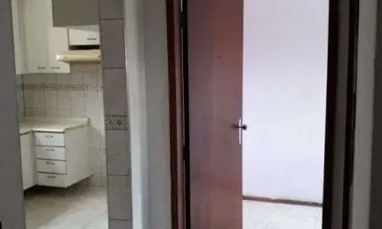 Pq Regina C. Limpo sobrado terreno de 10 por 25. ACEITA PERMUTA IMÓVEL EM SÃO PAULO CAPITAL ATÉ 320.