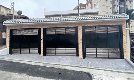 Oportunidade  Belíssimo Sobrado com 3 dormitórios e 2 vagas
