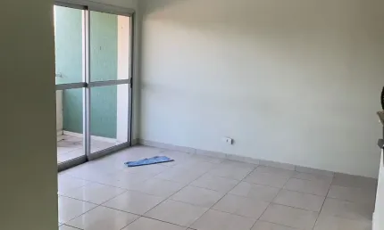 Ap de  2 dormitórios com sacada! Vila Patricia, Região da Vila Tesouro!