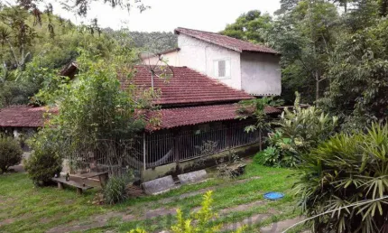 Fazenda/sítio/chácara para venda tem 8.000metros quadrados com 4 quartos ótima localização.