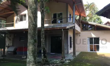 Chácara Arquitetura Rústica Muita Natureza E Qualidade De Vida.