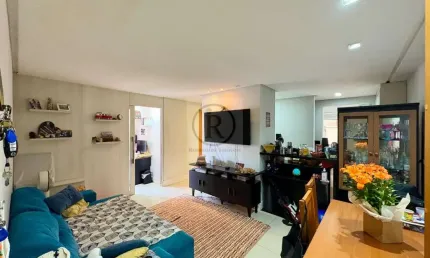 Apartamento garden em condomínio clube completo, localizado no bairro Uberaba. Dispõe de 3 dormitórios, incluindo uma suíte, e 1 vaga de garagem.