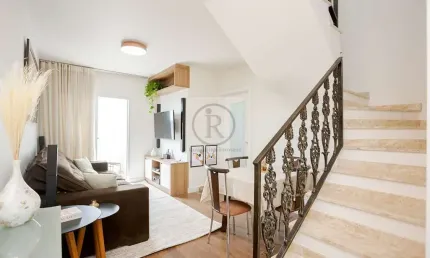 Cobertura de 2 dormitórios com 1 suíte, semi-mobiliada, área gourmet, escritório no bairro ahú, com orientação para o norte e vista privilegiada.