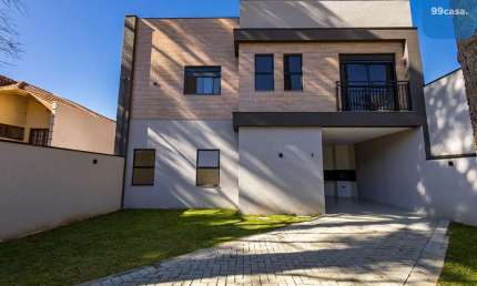 Sobrado novo à venda no Santa Cândida  3 Suítes e 3 Vagas