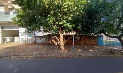 Terreno à venda em Maringá, Jardim Licce, com 300 m²
