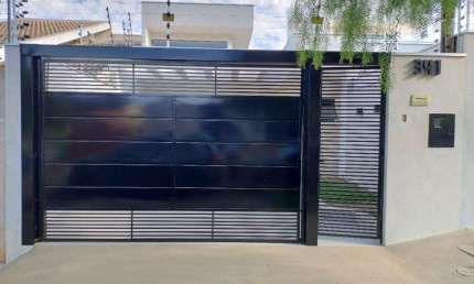 Casa à venda em Maringá, Jardim Araucária, com 3 quartos, com 94 m²