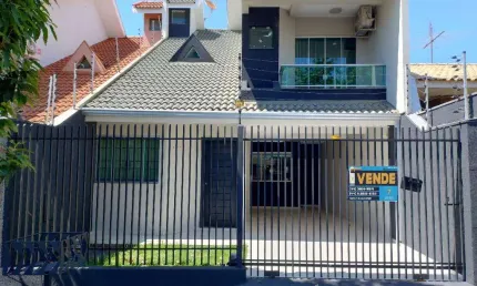 Sobrado à venda em Maringá, Jardim Santa Helena, com 3 quartos, com 210 m²