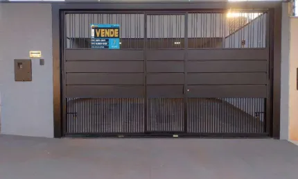 Casa à venda em Maringá, Jardim Três Lagoas, com 3 quartos, com 114 m²