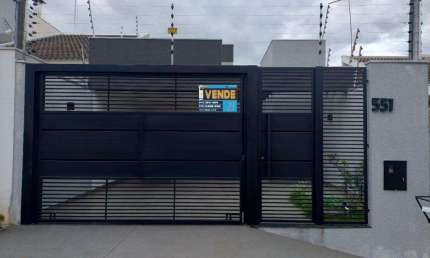 Casa à venda em Maringá, Parque Industrial 200, com 3 quartos, com 103 m²