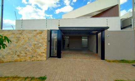 Casa à venda em Maringá, Jardim Munique, com 3 suítes, com 150 m²