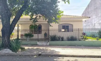 Casa à venda na Rua Benedito Montenegro, Jardim Alvorada, Maringá