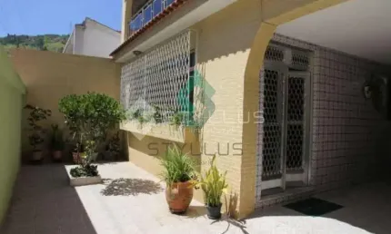 Casa com 3 quartos à venda na Rua Delfina Alves, Madureira, Rio de Janeiro, 298 m2 por R$ 550.000