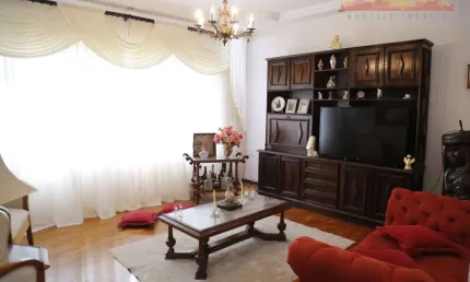 Venda | Sobrado com 300m², 4 dormitórios, 2 suítes, 10 vagas, Siciliano, São Paulo/SP.