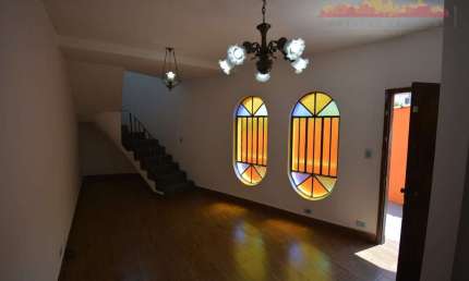 Vende Casa | Casa Sobrado com 160 m², 3 dormitórios, sendo 1 suíte, 4 banheiros sociais, varanda, 2 vagas, Vila Bancaria Munhoz. São Paulo/SP.
