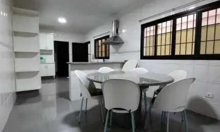 Venda | Sobrado com 200m², 4 dormitórios, 2 suítes com varanda, edícula, 5 vagas, Parque São Domingos