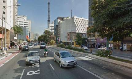 Passa o ponto comercial em ótima localização próximo a saída do Metrô Paulista com a Consolação.