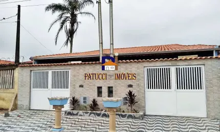 Casa com piscina 10 metros do mar. * NOVA * Lugar Nobre !!