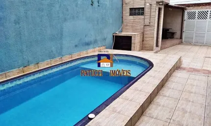 Casa Maravilhosa com 06 Dormitórios e Piscina Ampla