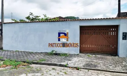 Casa Espaçosa Mobiliada em Ótima Localização Próximo ao Mar