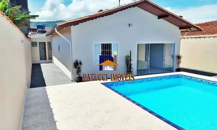 Viva o Melhor do Litoral: Casa com Piscina em Itanhaém!