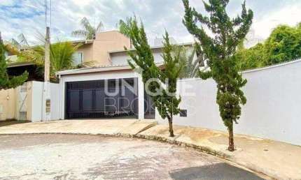 Sobrado com 3 quartos e amplo quintal no Jardim Copacabana, Jundiaí-SP