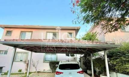 Casa com 3 quartos e suíte no condomínio Bella Colônia em Jundiaí