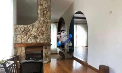 Sobrado com 4 dormitórios à venda, 295 m² por R$ 1.400.000,00 - Vila São João - Caçapava/SP