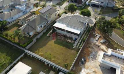 CASA TÉRREA COM 4 SUÍTES À VENDA NO CONDOMÍNIO HARAS PINDORAMA EM CABREÚVA/SP