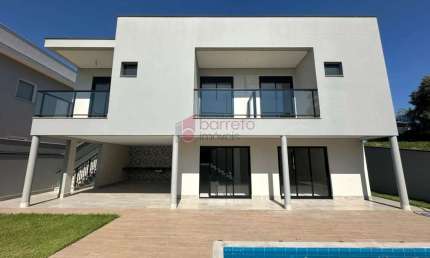 CASA ASSOBRADADA COM 5 SUÍTES À VENDA NO PORTAL DO PARAÍSO II EM JUNDIAÍ/SP