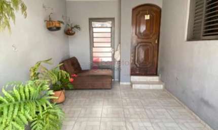 CASA COM 02 DORMITÓRIOS À VENDA NO BAIRRO VIANELO EM JUNDIAÍ/SP