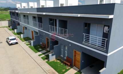 CASA NOVA, NUNCA HABITADA, À VENDA NO CONDOMÍNIO KATARINA I NO BAIRRO DO POSTE EM JUNDIAÍ/SP