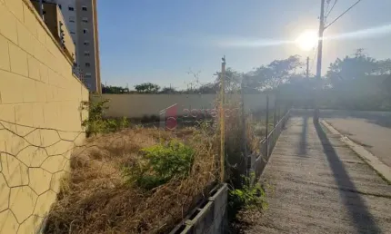 BELO LOTE DE ESQUINA À VENDA NO RESIDENCIAL SANTA GIOVANA EM JUNDIAÍ/SP