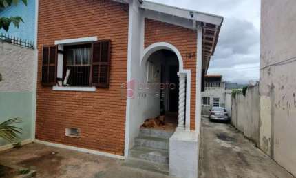 CASA COM EDÍCULA, DE USO MISTO À VENDA NA VILA ARENS EM JUNDIAÍ/SP