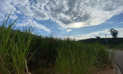 Terreno de esquina no jardim das angelicas em itupeva-sp.