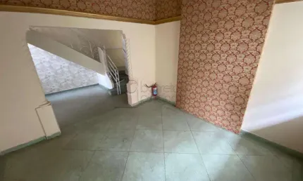 CASA COMERCIAL À VENDA COM 6 SALAS NO CENTRO DE JUNDIAÍ - SP.