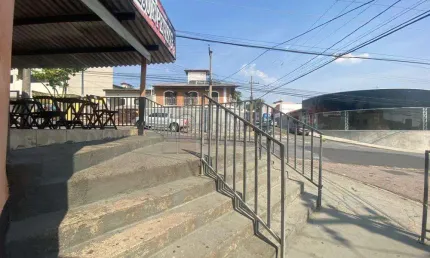 Oportunidade de investimento em salão comercial e 02 casas no bairro hortolândia.