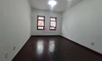 CASA PARA LOCAÇÃO E VENDA NO BAIRRO JARDIM PACAEMBÚ, JUNDIAÍ/ SP.