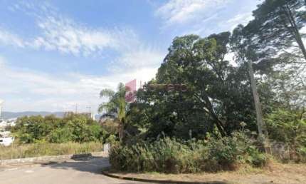 TERRENO DE ESQUINA COM ÁREA DE 299 M² À VENDA NAS IMEDIAÇÕES DO ENGORDADOURO EM JUNDIAÍ/SP