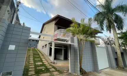 CASA À VENDA NO CONDOMÍNIO JARDIM EUROPA COM 800M² DE TERRENO E 600M² DE ÁREA CONSTRUÍDA - BAIRRO NOVO MUNDO - JUNDIAÍ/SP