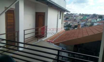 Casa a VENDA em Jundiaí SP bairro Jardim Pacaembu 4 dorms (1 suíte) Salas. 3 Wcs. Cozinha. Quintal amplo c/ churrasqueira. 2 vgs!