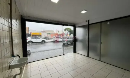 Salão Comercial para LOCAÇÃO em Jundiaí SP bairro Vianelo 115m² O salão possui vão livre, 2 banheiros sociais, espaço para copa e pequeno depósito.